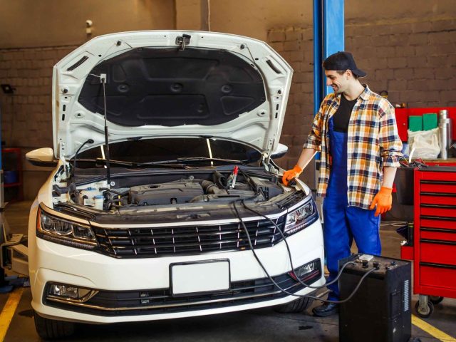Top Signs Your Land Rover Needs a Professional Car Maintenance Service in Abu Dhabi